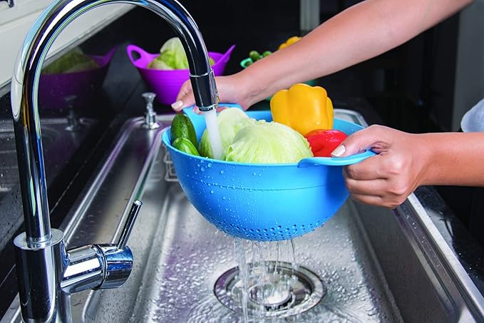 Mintra Home Plastic Strainer Colanders Set: 3, 3.5 and 5 Quart (Green) Double Strong Handles and Deep Bowl, Safe BPA-Free - Use for Pasta, Noodles, Spaghetti, Vegetables (Assorted Sizes 3pk)