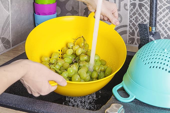 Mintra Home Plastic Strainer Colanders Set: 3, 3.5 and 5 Quart (Red) Double Strong Handles and Deep Bowl, Safe BPA-Free - Use for Pasta, Noodles, Spaghetti, Vegetables (Assorted Sizes 3pk)